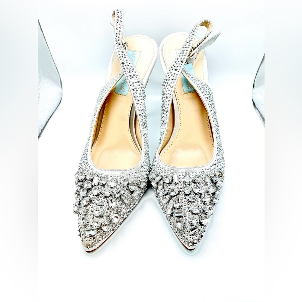 Brand new heels - Picture 3 of 4